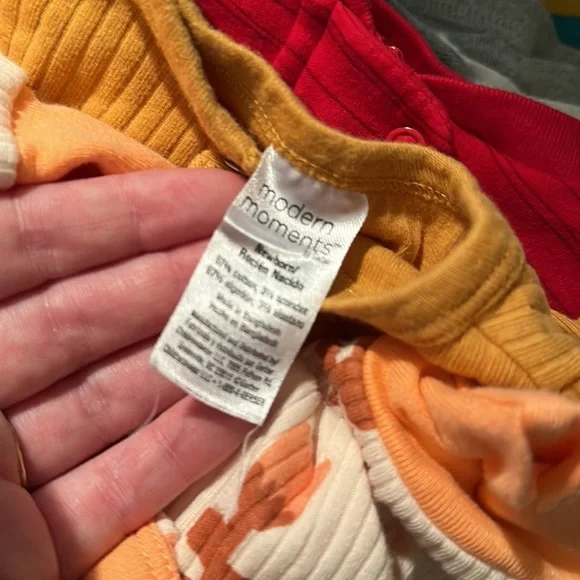 Newborn onesies - Picture 7 of 8